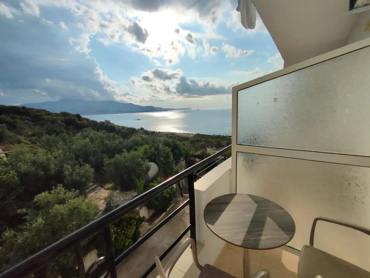 Vila Bello Ksamil 4*,