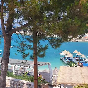 Emar Beachfront Nocleg ze śniadaniem